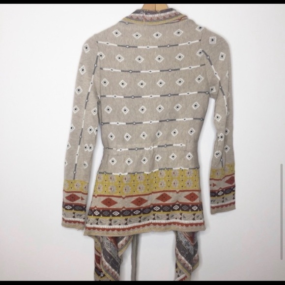 Boho Aztec southwest sweater. - Picture 5 of 5